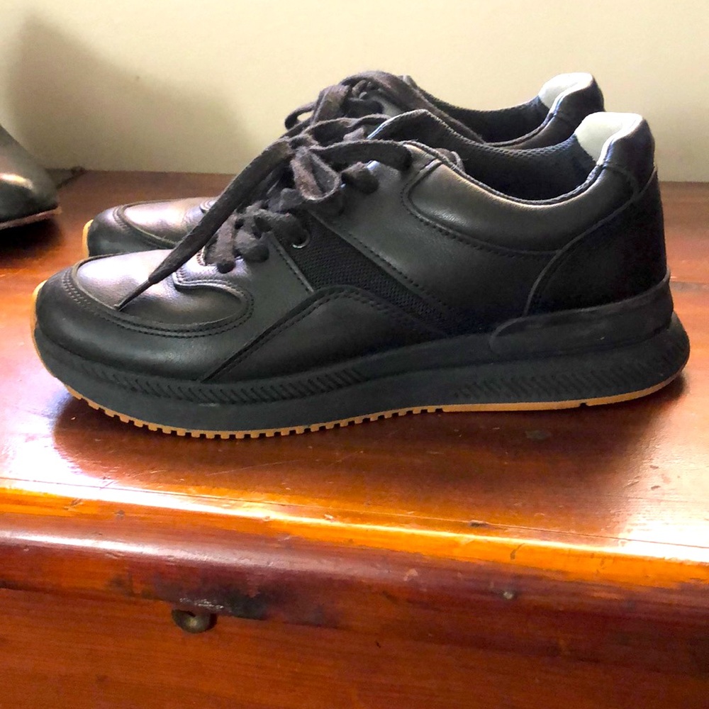 Everlane tread sneakers
